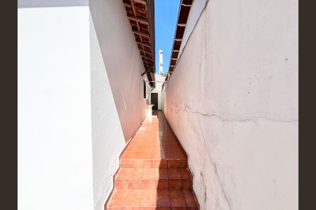 Casa à venda com 90m², 2 quartos e 2 vagasQuintal/Corredor