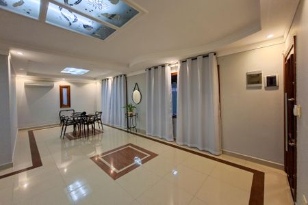 Sala de casa para alugar com 4 quartos, 173m² em Vila Caiçara, Praia Grande