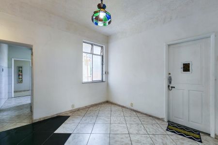 Apartamento à venda com 81m², 2 quartos e sem vagaSala 