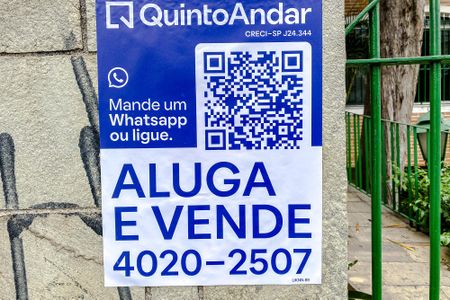 Casa à venda com 238m², 3 quartos e 8 vagasPlaquinha