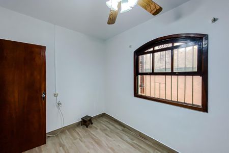 Casa à venda com 238m², 3 quartos e 8 vagasQuarto 2