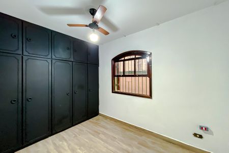 Casa à venda com 238m², 3 quartos e 8 vagasQuarto 1