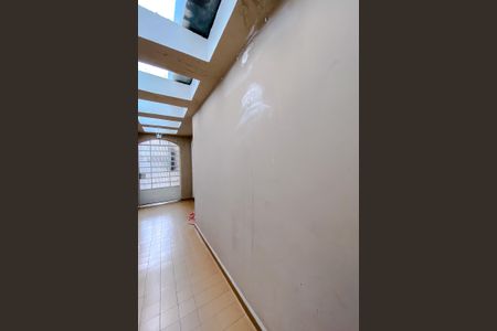 Casa à venda com 238m², 3 quartos e 8 vagasCorredor