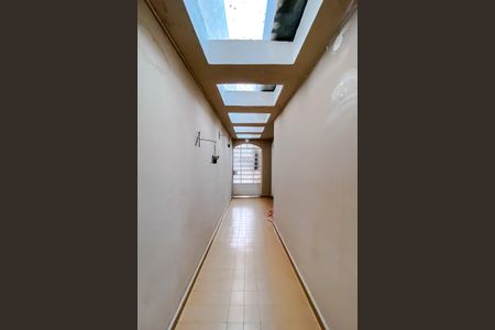 Casa à venda com 238m², 3 quartos e 8 vagasCorredor