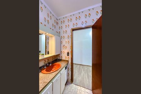 Casa à venda com 238m², 3 quartos e 8 vagasBanheiro