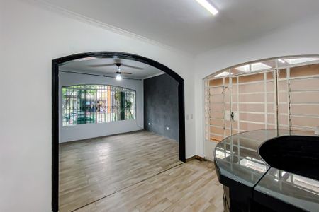 Casa à venda com 238m², 3 quartos e 8 vagasSala