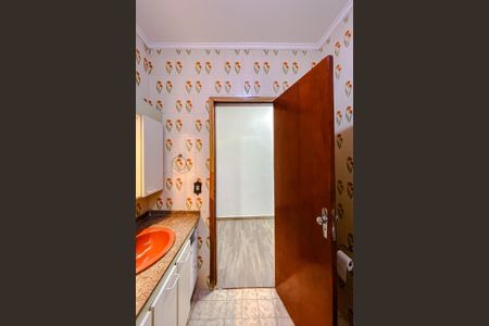 Casa à venda com 238m², 3 quartos e 8 vagasBanheiro