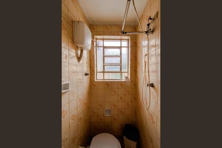 Casa à venda com 238m², 3 quartos e 8 vagasBanheiro de Serviço