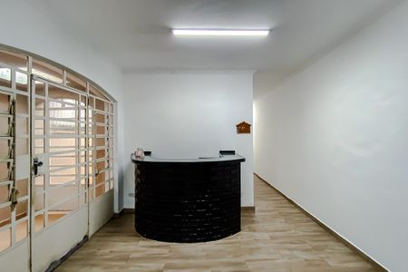 Casa à venda com 238m², 3 quartos e 8 vagasSala