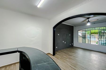 Casa à venda com 238m², 3 quartos e 8 vagasSala