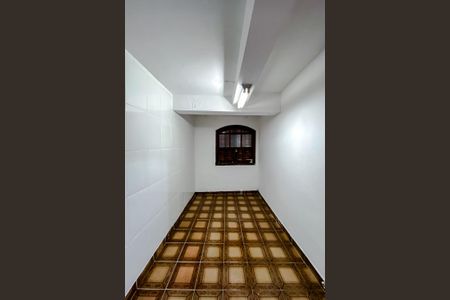 Casa à venda com 238m², 3 quartos e 8 vagasQuarto de Serviço