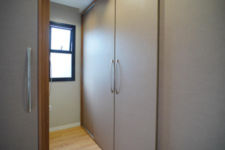 Casa de condomínio à venda com 129m², 3 quartos e 1 vagaCloset da suíte 2