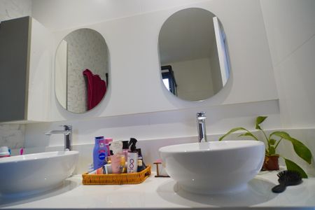 Casa de condomínio à venda com 129m², 3 quartos e 1 vagaBanheiro da Suíte