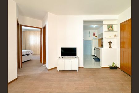 Sala de apartamento para alugar com 2 quartos, 49m² em Serraria, São José