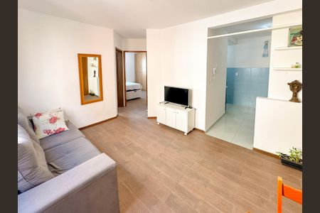 Sala de apartamento para alugar com 2 quartos, 49m² em Serraria, São José