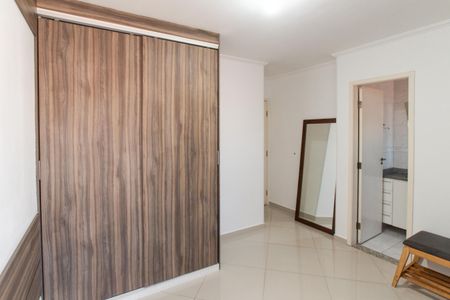 Casa de condomínio à venda com 157m², 3 quartos e 3 vagasSuíte