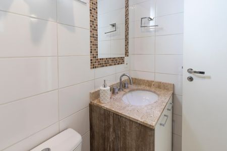 Apartamento para alugar com 74m², 2 quartos e 2 vagas Apartamento para alugar com 74m², 2 quartos e 2 vagasBanheiro