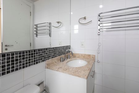 Apartamento para alugar com 74m², 2 quartos e 2 vagas Apartamento para alugar com 74m², 2 quartos e 2 vagasBanheiro da Suíte