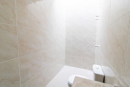 Casa à venda com 165m², 3 quartos e 2 vagas Casa à venda com 165m², 3 quartos e 2 vagasBanheiro Social