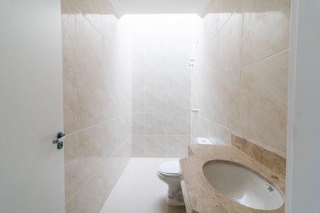 Casa à venda com 165m², 3 quartos e 2 vagas Casa à venda com 165m², 3 quartos e 2 vagasBanheiro Social