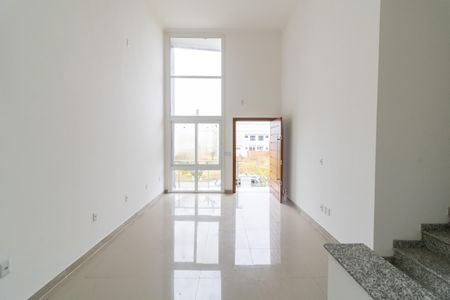 Casa à venda com 165m², 3 quartos e 2 vagas Casa à venda com 165m², 3 quartos e 2 vagasSala