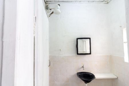 Casa para alugar com 18m², 1 quarto e sem vaga Casa para alugar com 18m², 1 quarto e sem vagaBanheiro