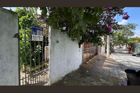 Casa para alugar com 18m², 1 quarto e sem vaga Casa para alugar com 18m², 1 quarto e sem vagaFachada
