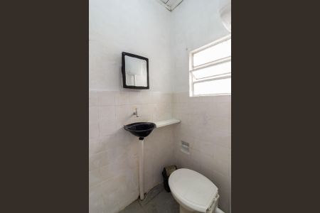 Casa para alugar com 18m², 1 quarto e sem vaga Casa para alugar com 18m², 1 quarto e sem vagaBanheiro