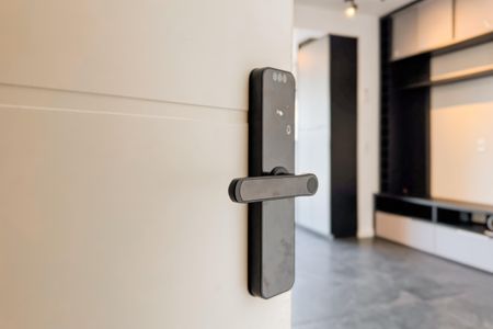 Apartamento à venda com 69m², 2 quartos e 1 vaga Apartamento à venda com 69m², 2 quartos e 1 vagaFechadura Eletrônica