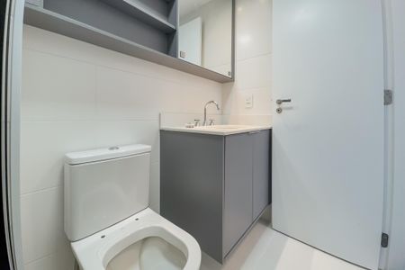 Apartamento à venda com 69m², 2 quartos e 1 vaga Apartamento à venda com 69m², 2 quartos e 1 vagaBanheiro Social