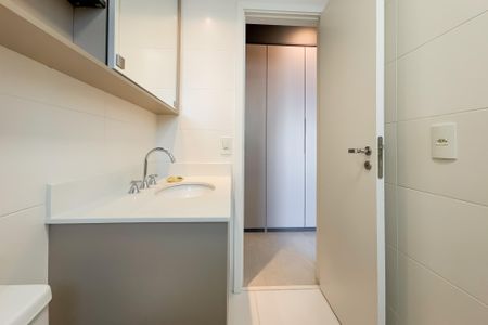 Apartamento à venda com 69m², 2 quartos e 1 vaga Apartamento à venda com 69m², 2 quartos e 1 vagaBanheiro da Suíte