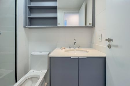 Apartamento à venda com 69m², 2 quartos e 1 vaga Apartamento à venda com 69m², 2 quartos e 1 vagaBanheiro Social