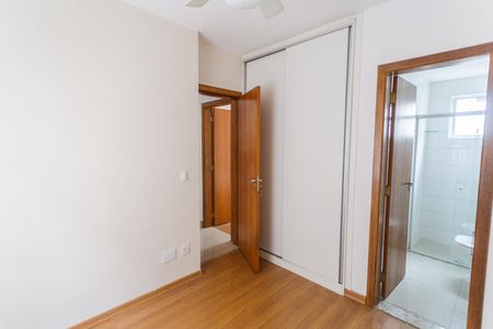 Suíte de apartamento para alugar com 2 quartos, 52m² em Santo Antônio, Belo Horizonte