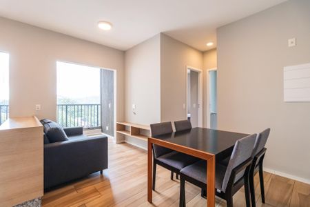 Apartamento para alugar com 2 quartos, 51m² em Alphaville Empresarial, Barueri