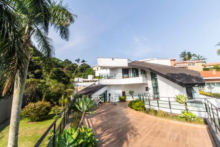 Casa de condomínio à venda com 800m², 4 quartos e 16 vagasVaranda