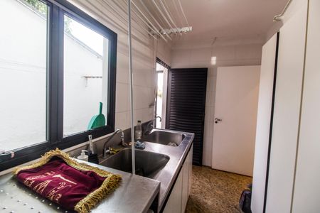 Casa de condomínio à venda com 800m², 4 quartos e 16 vagasÁrea de Serviço