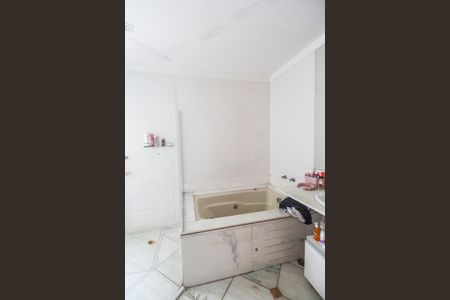 Casa de condomínio à venda com 800m², 4 quartos e 16 vagasBanheiro da Suíte 3