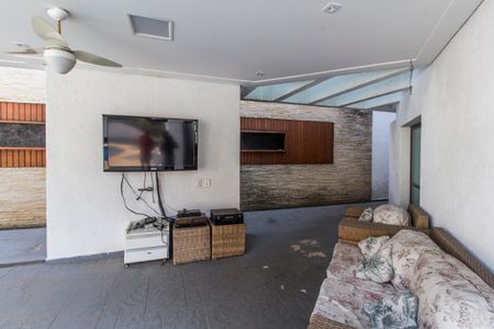 Casa de condomínio à venda com 800m², 4 quartos e 16 vagasVaranda