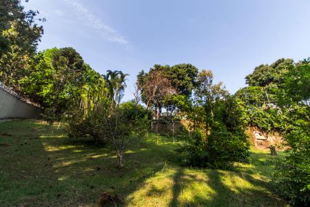 Casa de condomínio à venda com 800m², 4 quartos e 16 vagasQuintal