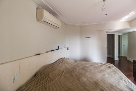 Casa de condomínio à venda com 800m², 4 quartos e 16 vagasSuíte 1