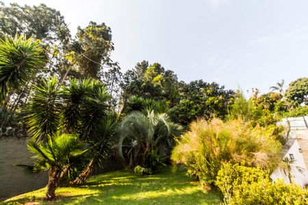 Casa de condomínio à venda com 800m², 4 quartos e 16 vagasQuintal