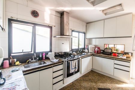 Casa de condomínio à venda com 800m², 4 quartos e 16 vagasCozinha