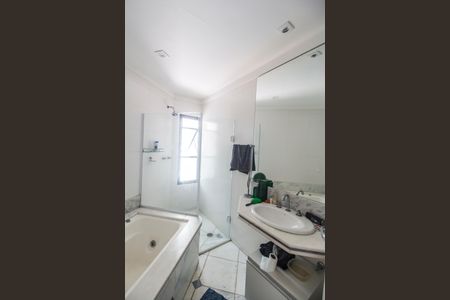 Casa de condomínio à venda com 800m², 4 quartos e 16 vagasBanheiro da Suíte 3