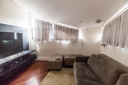 Casa de condomínio à venda com 800m², 4 quartos e 16 vagasSala