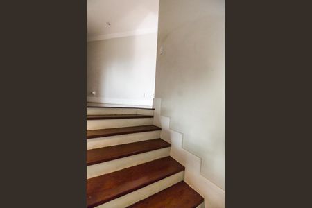 Casa de condomínio à venda com 800m², 4 quartos e 16 vagasEscada