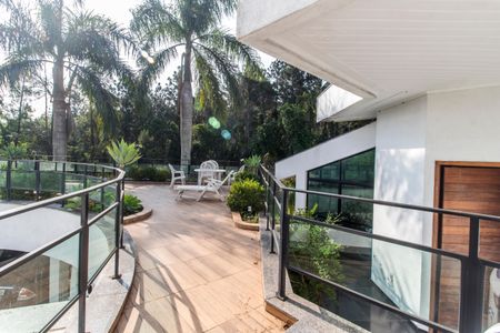 Casa de condomínio à venda com 800m², 4 quartos e 16 vagasVaranda