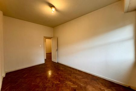 Apartamento para alugar com 131m², 3 quartos e 1 vaga Apartamento para alugar com 131m², 3 quartos e 1 vagaQuarto