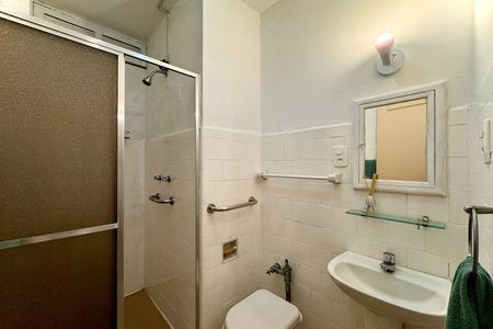 Apartamento para alugar com 131m², 3 quartos e 1 vaga Apartamento para alugar com 131m², 3 quartos e 1 vagaBanheiro social