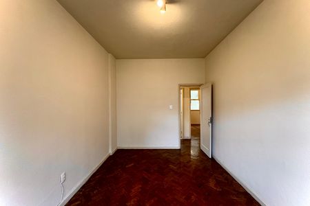 Apartamento para alugar com 131m², 3 quartos e 1 vaga Apartamento para alugar com 131m², 3 quartos e 1 vagaQuarto