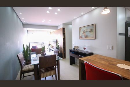 Apartamento à venda com 70m², 3 quartos e 2 vagasSala